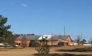 The_old_Moor_High_School_building_in_Oktoc,_Mississippi